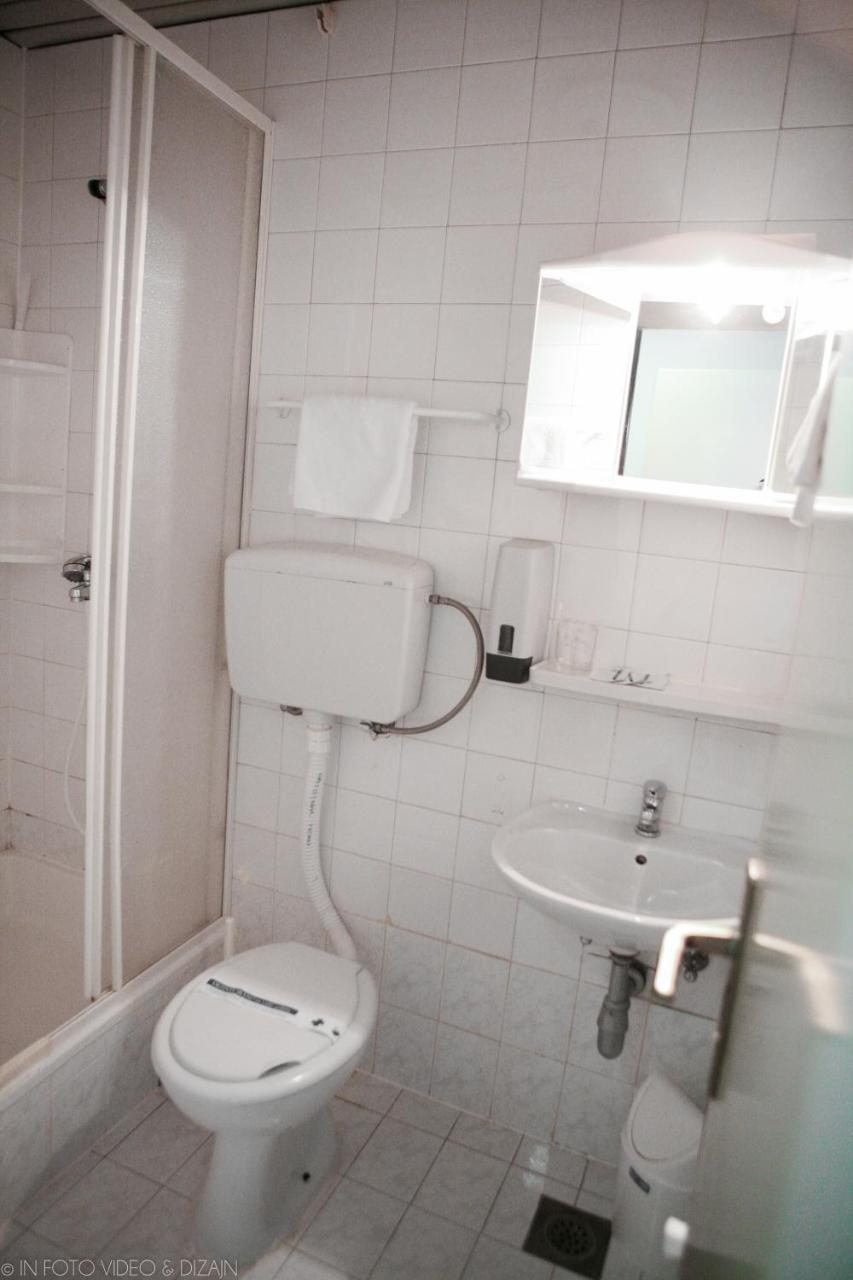 Hostel Josipdol Extérieur photo